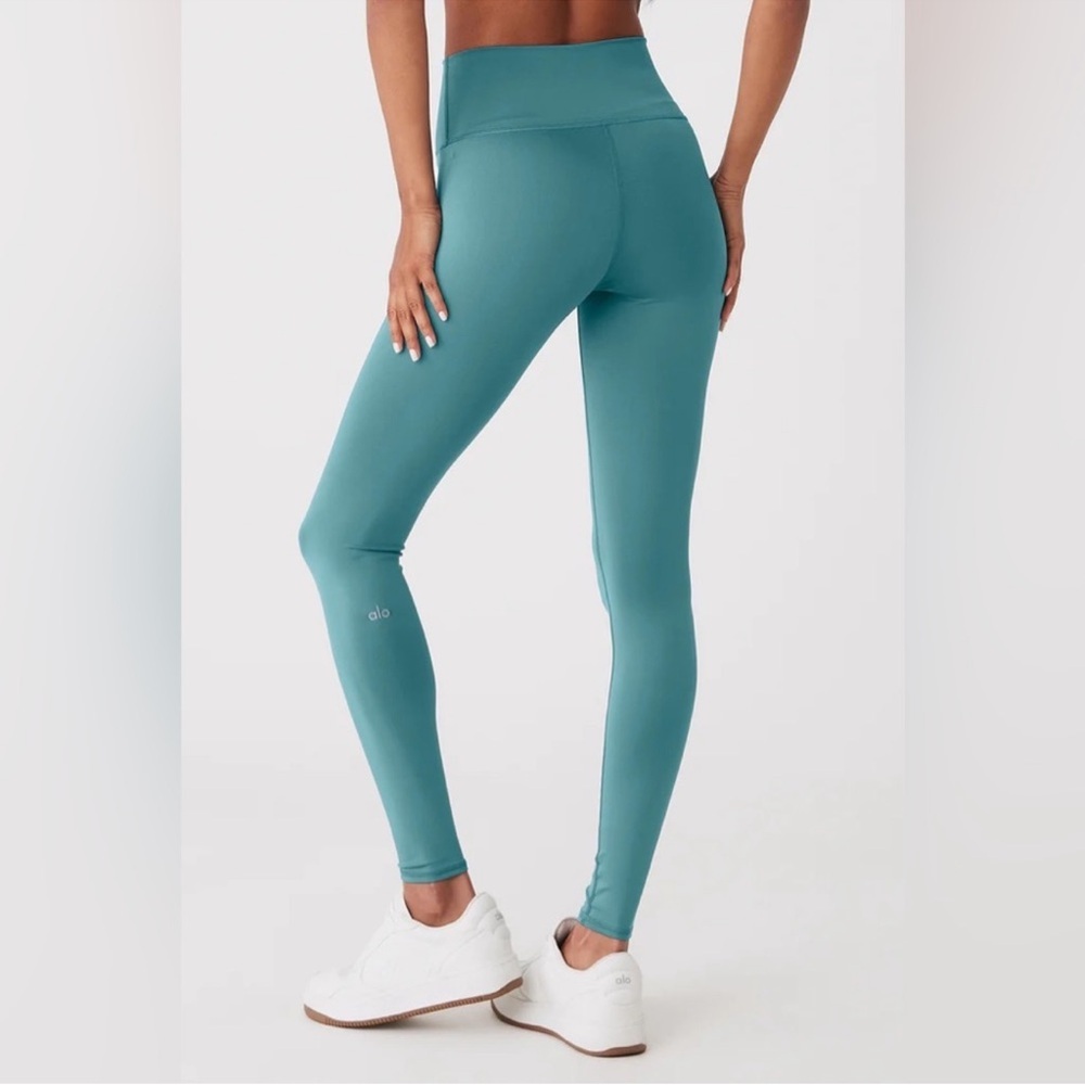 ALO Yoga High-Waist Airlift Legging Teal Size XS